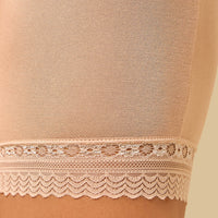 Lace Trim Viscose Short Leggings