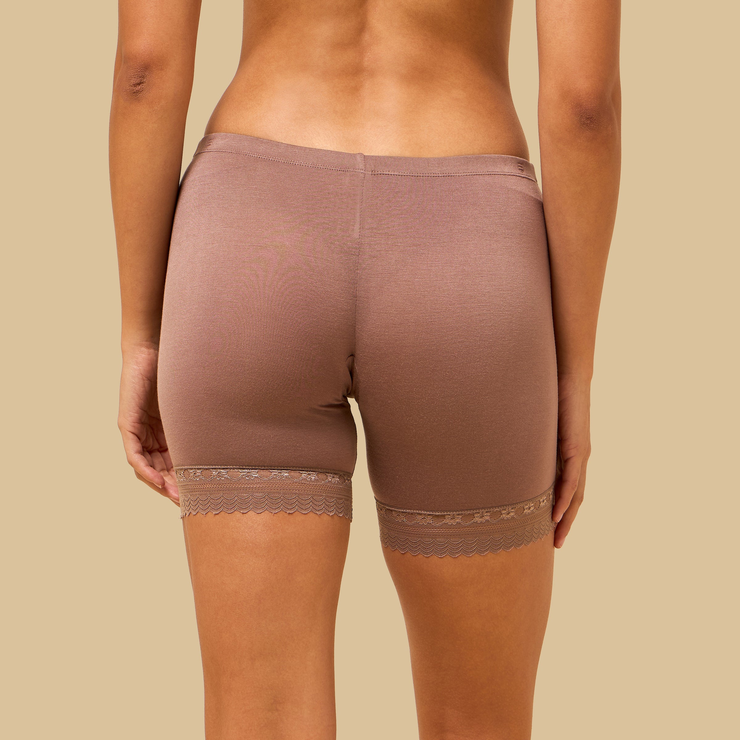 Lace Trim Viscose Short Leggings