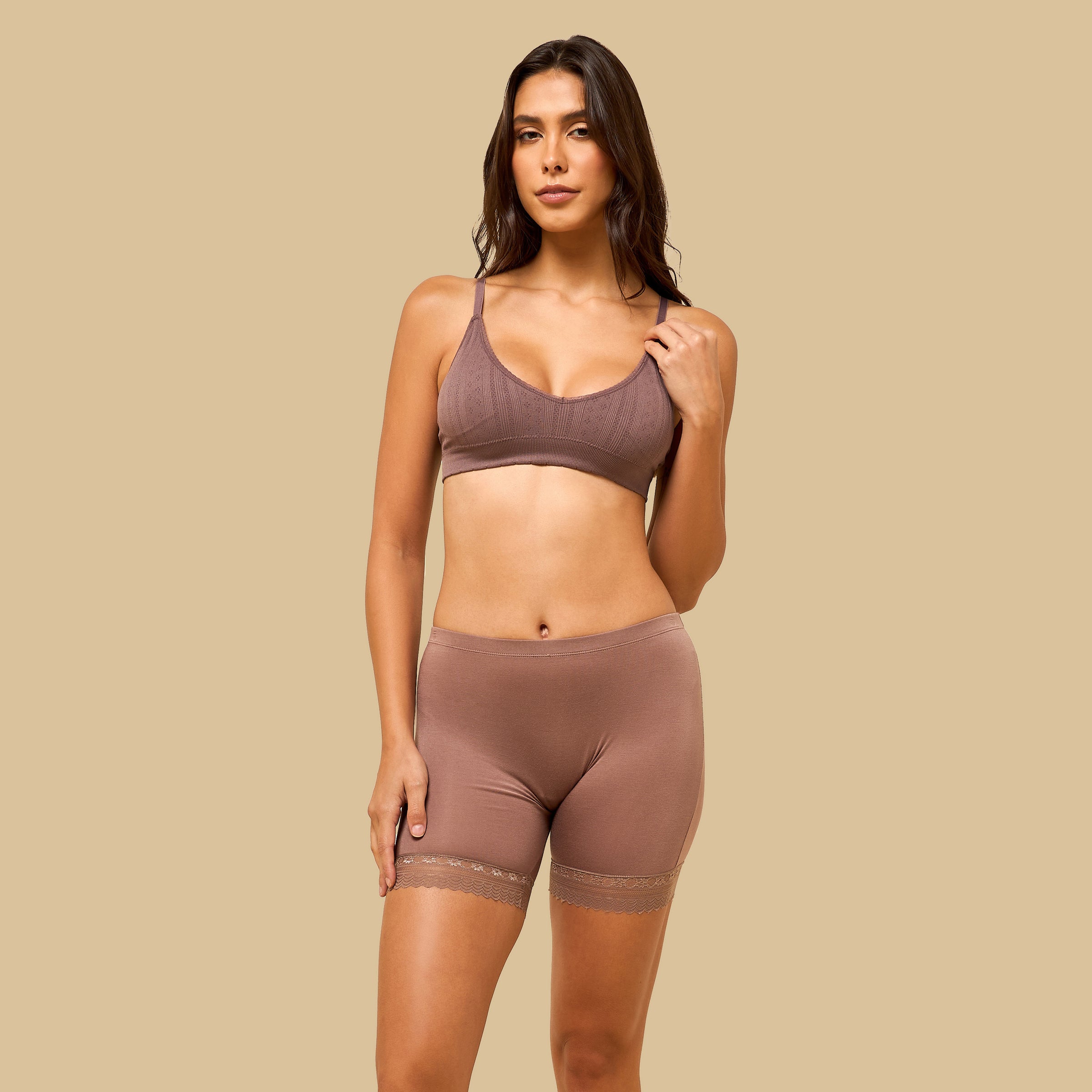 Lace Trim Viscose Short Leggings